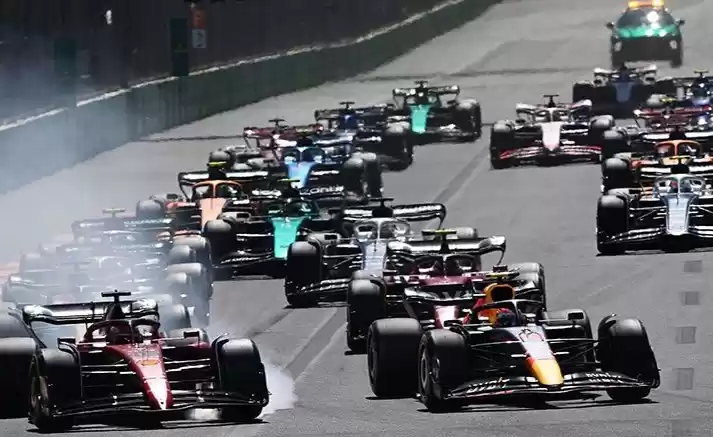 Sejumlah pembalap melaukan start Grand Prix F1. (Foto: Antara)