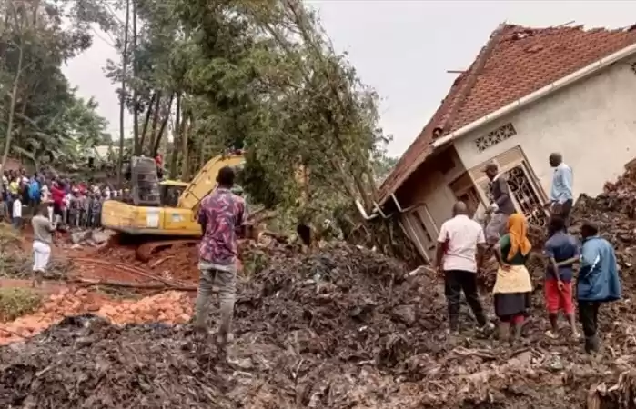 Setidaknya 17 jenazah ditemukan dari tumpukan sampah di Kampala, ibu kota Uganda. (Foto: Antara)