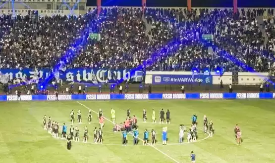 Situasi usai pertandingan Persib Bandung melawan PSBS Biak. (Foto: Antara)