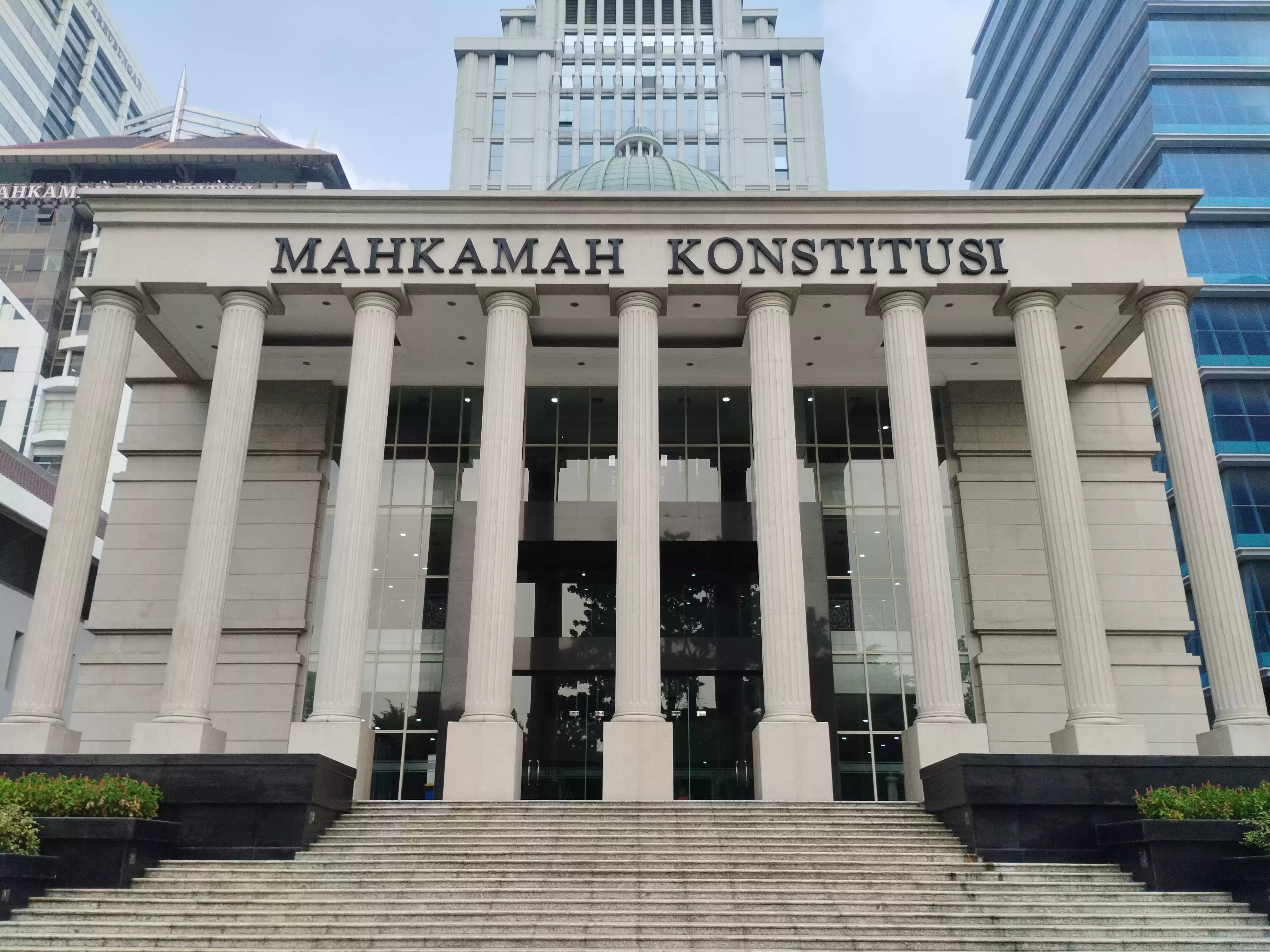 Gedung Mahkamah Konstitusi (MK) RI (Foto: MI/Dhanis)
                                    class=