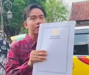 Wali Kota Solo, Gibran Rakabuming Raka di Kantor DPRD Kota Surakarta, Jawa Tengah, Selasa (16/7/2024). [Foto: ANTARA]