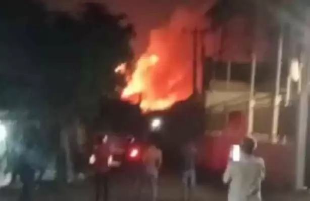 Tangkapan layar detik-detik terjadi ledakan dahsyat pada insiden kebakaran yang melanda Gudang Amunisi Artileri Medan. (Foto: ANTARA)