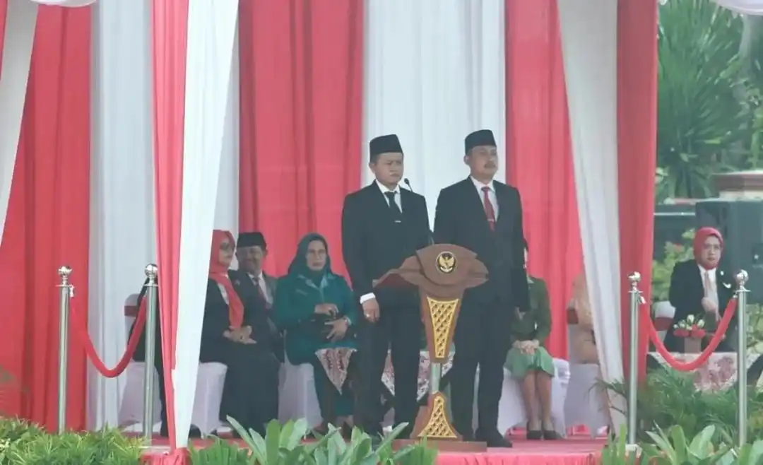 Wakil Bupati Blitar Beky Herdihansyah, saat menjadi inspektur upacara Peringatan Hari Pahlawan (Foto: Dok MI/Pemkab Blitar)