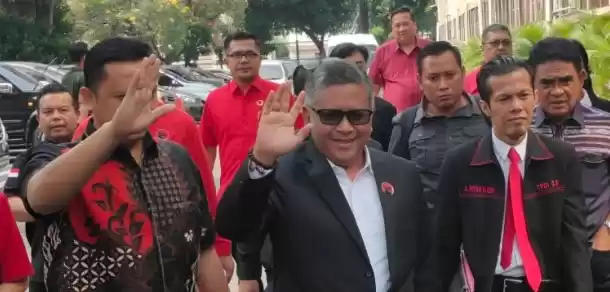 Sekjen PDIP Hasto Kristiyanto (tengah) [Foto: Repro/Ant]