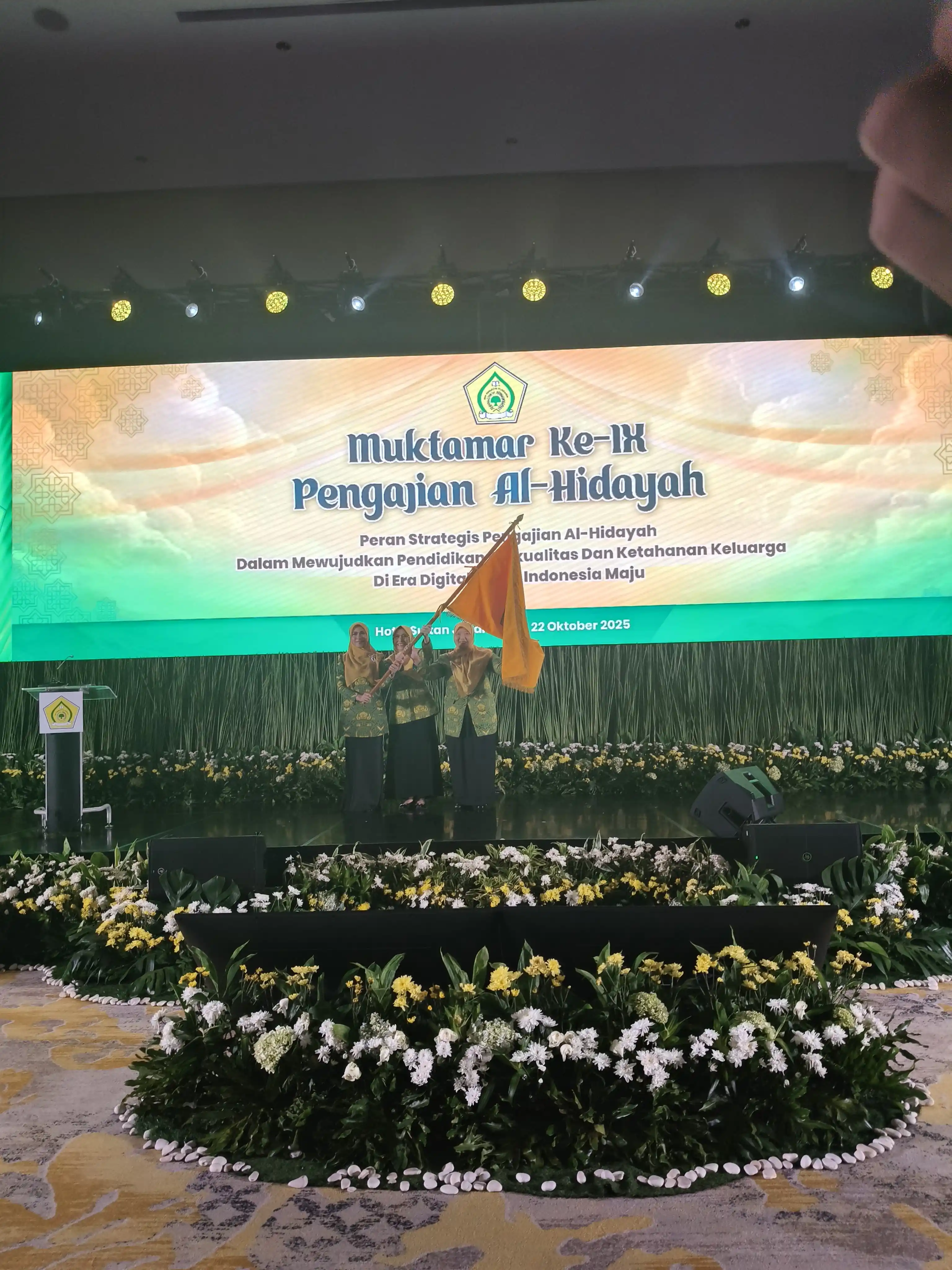 Ketua Komisi X DPR RI Terpilih Kembali Menjadi Ketua Umum DPP Pengajian Al Hidayah Ketua Komisi X DPR RI, Hetifah Sjaifudian terpilih kembali menjadi Ketua Umum Dewan Pimpinan Pusat (DPP) Pengajian Al Hidayah. Ist