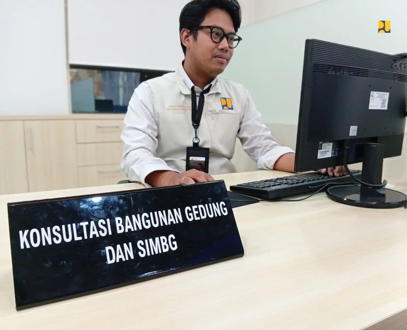 Kementerian PU Buka Hotline 158 untuk Konsultasi Keandalan Bangunan Pondok Pesantren/Panti Asuhan/Sekolah/Yayasan Kementerian Pekerjaan Umum membuka layanan Hotline 158 untuk konsultasi keandalan gedung. (Foto: Dok PU)