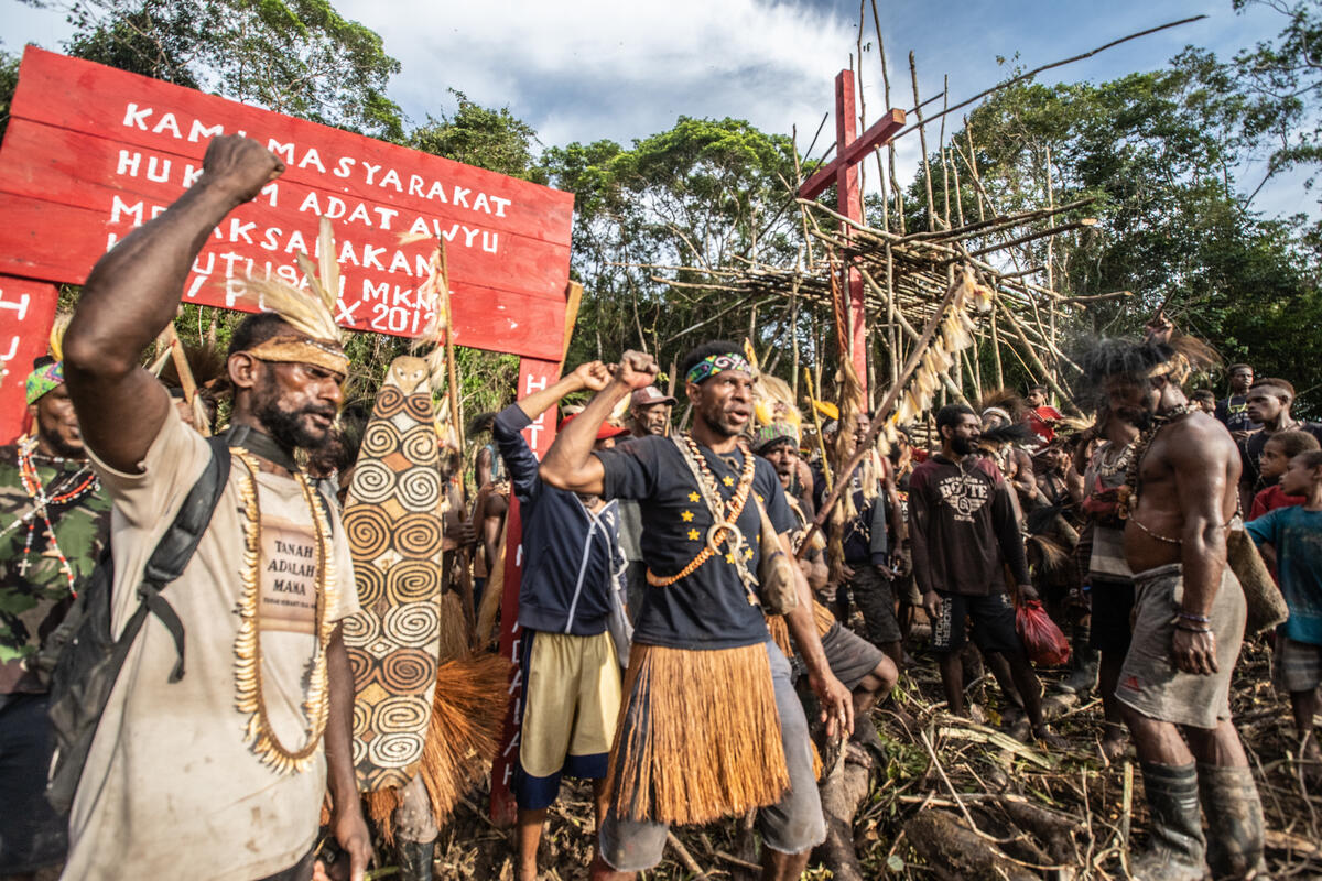 Suku Awyu Melakukan Aksi di Boven Digoel (Foto: GreenPeace Indonesia)