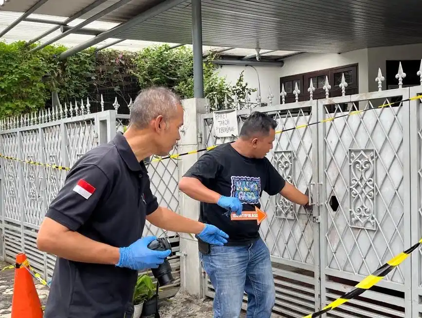 Tempat kejadian perkara pembunuhan yang dilakukan seorang anak berumur 14 tahun terhadap ayah dan neneknya di Cilandak (Foto: Dok MI/Ist)