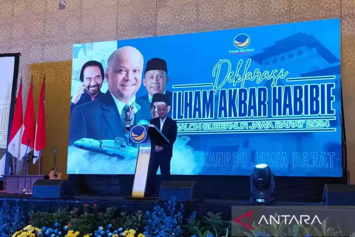 Ilham Akbar Habibie memberikan keterangan usai dideklarasikan Partai Nasdem Jawa Barat untuk maju dalam Pilgub Jawa Barat 2024 (Foto: Antara)