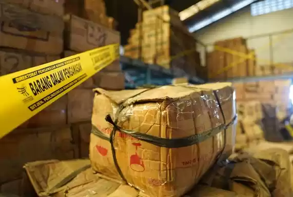 Kementerian Perdagangan (Kemendag) mengekspose temuan 4,57 juta produk keramik ilegal. (Foto: Dok Kemendag)