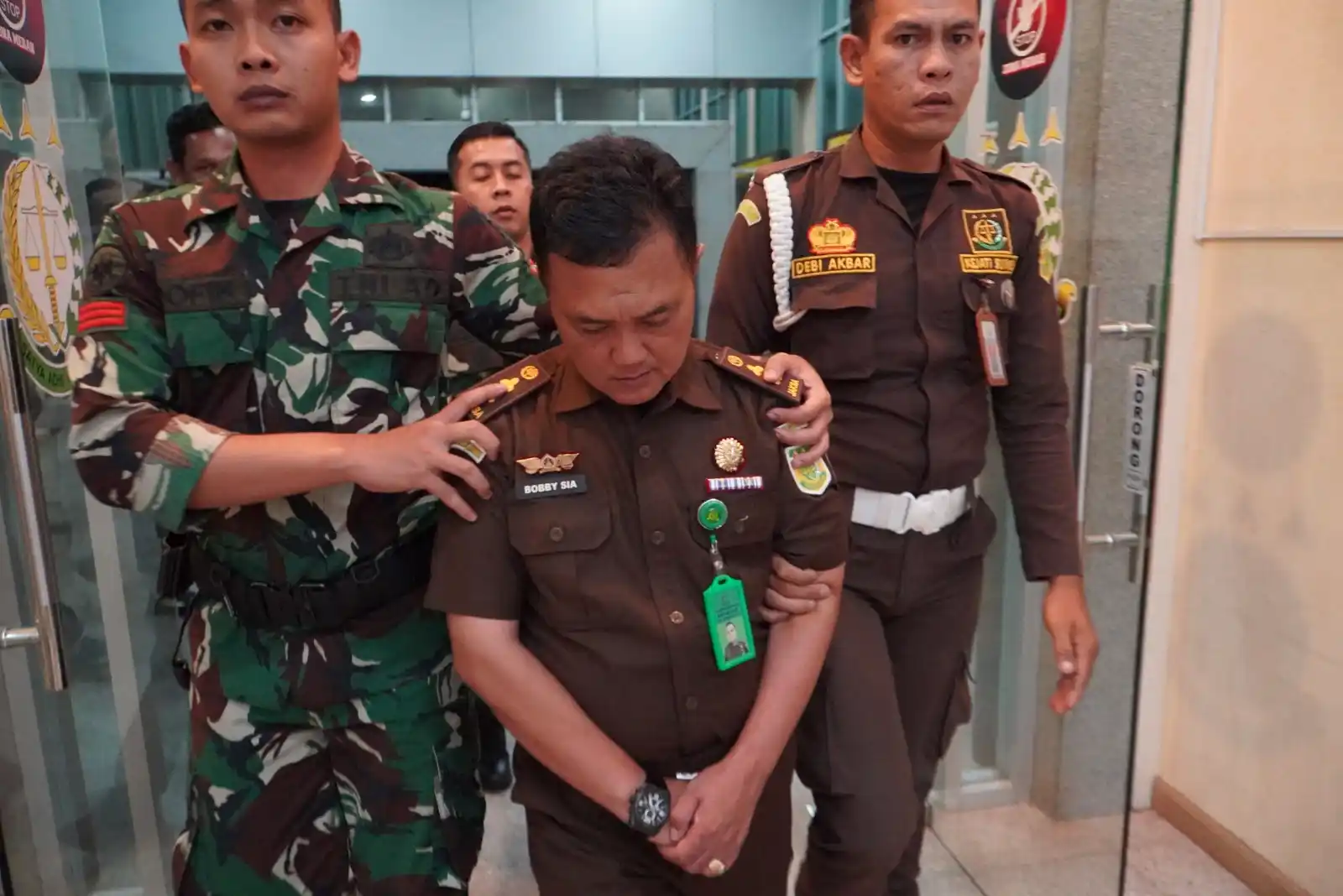 Jaksa Gadungan saat diamankan Kejari OKI (Foto: Dok MI)
