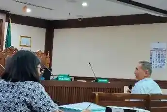 Jusuf Hamka Jusuf Hamka saat menjadi saksi kasus perdata terkait pemalsuan dukomen Negotiable Certificate of Deposit (NCD) di Pengadilan Negeri (PN) Jakarta Pusat, Rabu (15/8/2025)