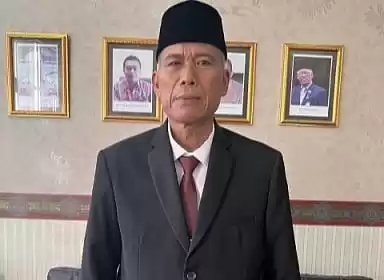 Kadisdik Kota Bekasi, Uu Saiful Mikdar yang Mengundurkan Diri dari ASN (Foto: Ist)