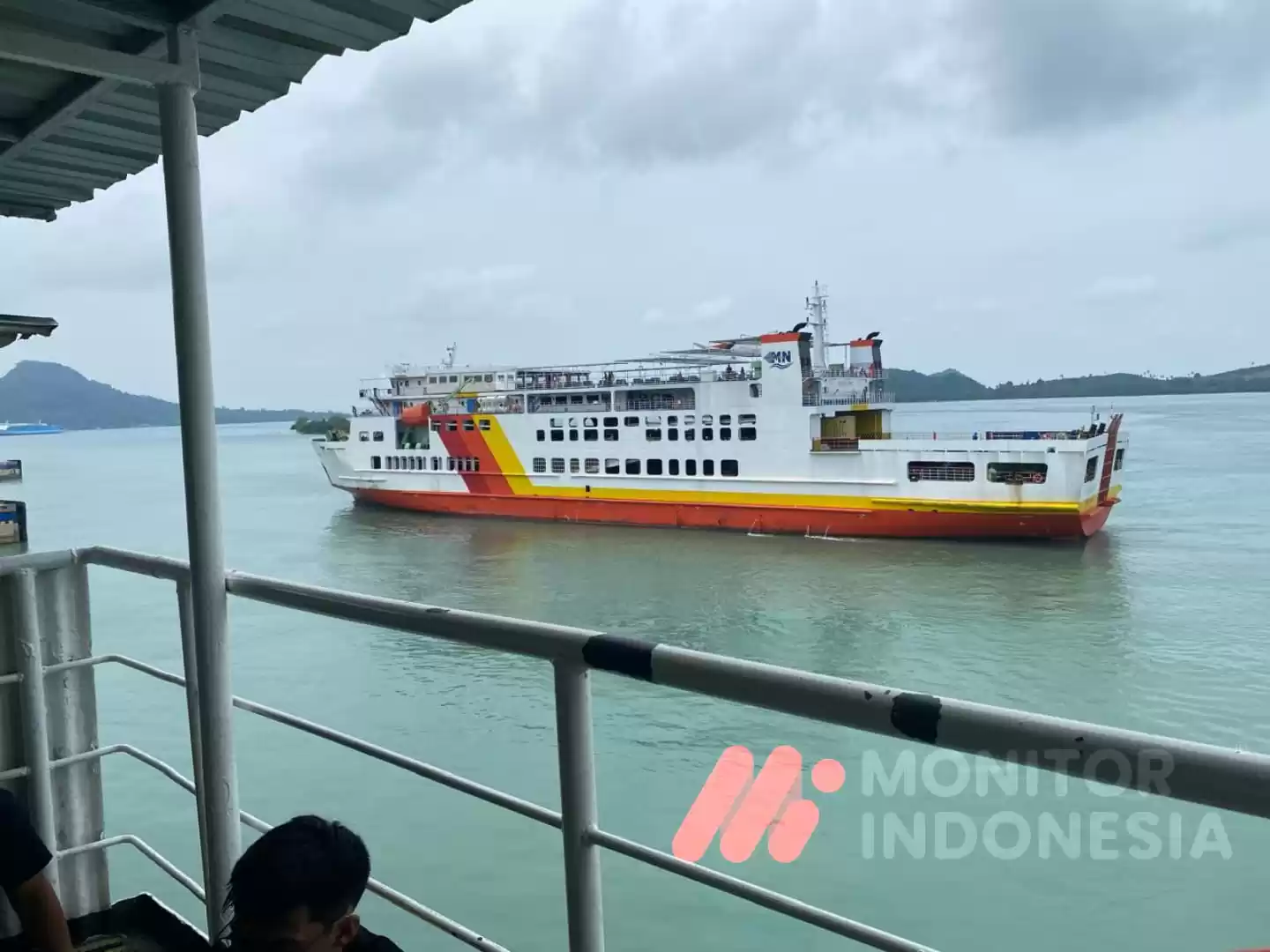Kapal Ferry Mengangkut Sejumlah Pemudik yang hendak menyebrang Ke pelabukan Merak. (Foto: MI/ Nuramin)