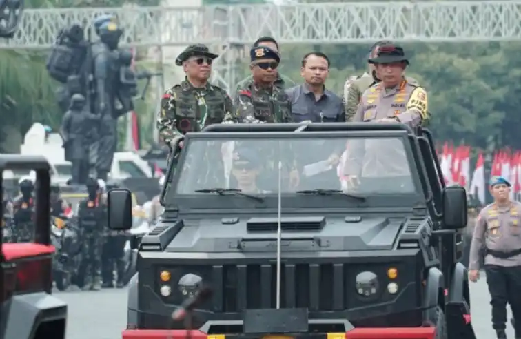 Kapolri Jenderal Listyo Sigit Prabowo bersama petinggi polri. (Foto: Antara)