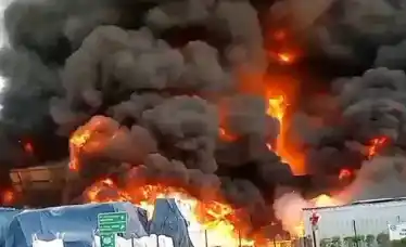 Kebakaran Pabrik di Bekasi [Foto: Repro]