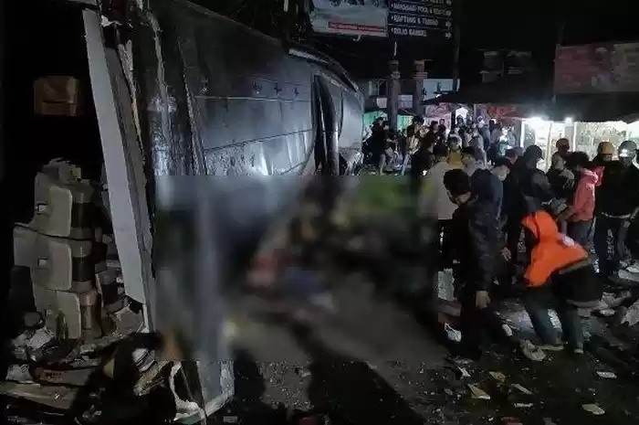Terjadi kecelakaan maut di kawasan Ciater, Subang, Jawa Barat, Sabtu (11/5/2024) malam (Foto: Ist)