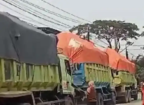 Truk tanah tabrak anak perempuan di Teluknaga, Tangerang, Banten. (Foto: Istimewa)