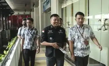 im Kejaksaan Agung di Kantor Kementerian Perdagangan saat giat penggeledahan terkait kasus dugaan korupsi impor gula, Selasa (3/10/2023) lalu (Foto: Dok MI/Net/Ist)