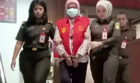 Salah satu tersangka korupsi pengadaan RSUD Embung Fatimah, Batam (Foto: Istimewa)