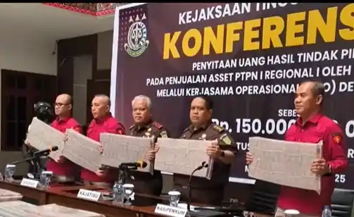 Kejati Sumut Terima Pengembalian Kerugian Negara dari Korupsi PTPN I Rp 150 M Kejaksaan Tinggi Sumatera Utara (Kejati Sumut) menerima pengembalian kerugian keuangan negara. Uang yang dikembalikan berjumlah Rp150 miliar yang berasal dari pengungkapan kasus penjualan aset PTPN I Regional I.