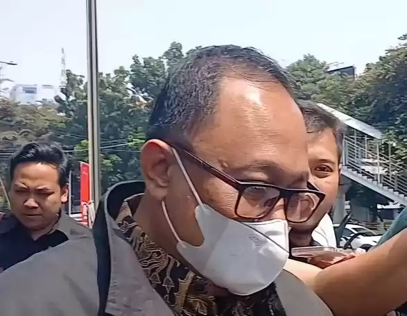 Ketua Komisi D DPRD Jatim Alwin Basri, suami Wali Kota Semarang, Mbak Ita (Foto: Istimewa)