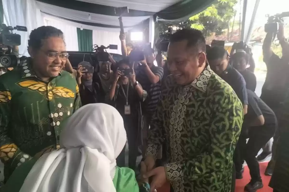 Ketua MPR RI Bambang Soesatyo mendatangi gedung DPP PKB di Jalan Raden Saleh, Jakarta Pusat, Sabtu (8/6/2024) (Foto: ANTARA/Walda Marison)