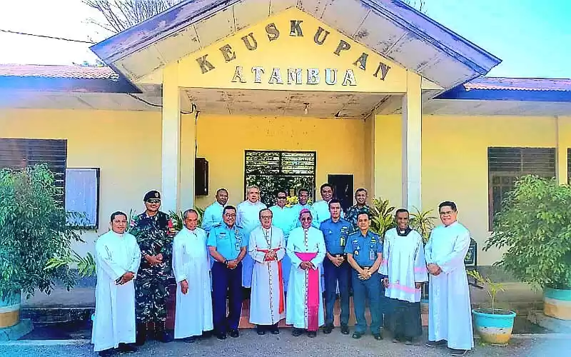 Kunjungan Uskup Ordinariat Militer Indonesia di Atambua [Foto: Ist]