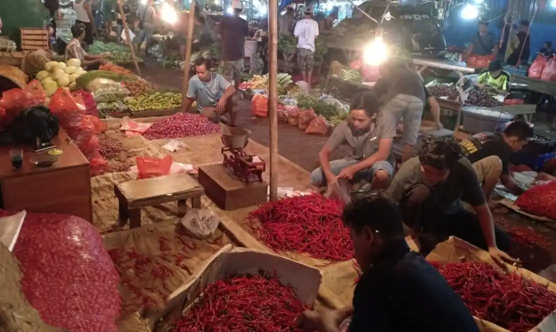 Kondisi Tempat Penampungan Sementara Pedagang Pasar Keranji Baru, Kota Bekasi yang Sedang Direvitalisasi (Foto: Dok.MI)