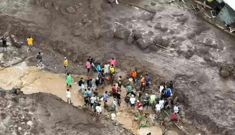 Kondisi terkini penanganan banjir di Rua Kota Ternate. (Foto: Antara)