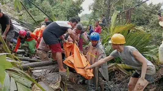 Korban meninggal akibat longsor di Sumatera Utara bertambah [Foto: Repro]