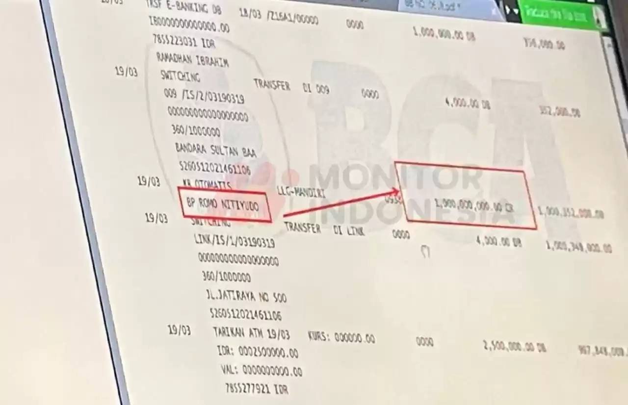 Tangkapan layar bukti transaksi yang disajikan Jaksa KPK dalam sidang kasus dugaan suap dan gratifikasi terbuka untuk umum, di Pengadilan Tipikor pada PN Ternate, Kamis 1 Agustus 2024.