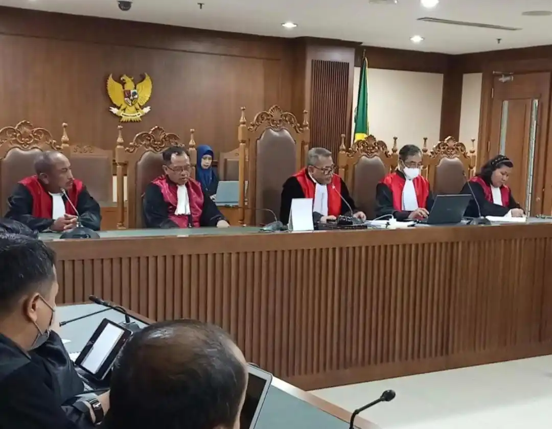 Hakim Ketua Djuyamto saat membacakan putusan di Pengadilan Tipikor Jakarta, Senin (25/11/2024) (Foto: Dok MI/Aswan)