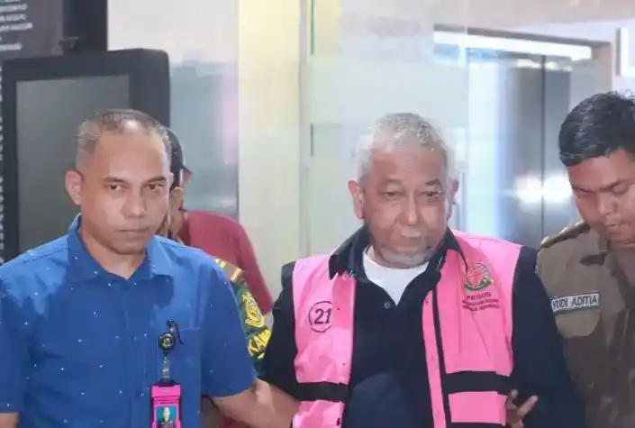Salah satu tersangka korupsi jalur kereta Besitang-Langsa (Foto: Dok MI)