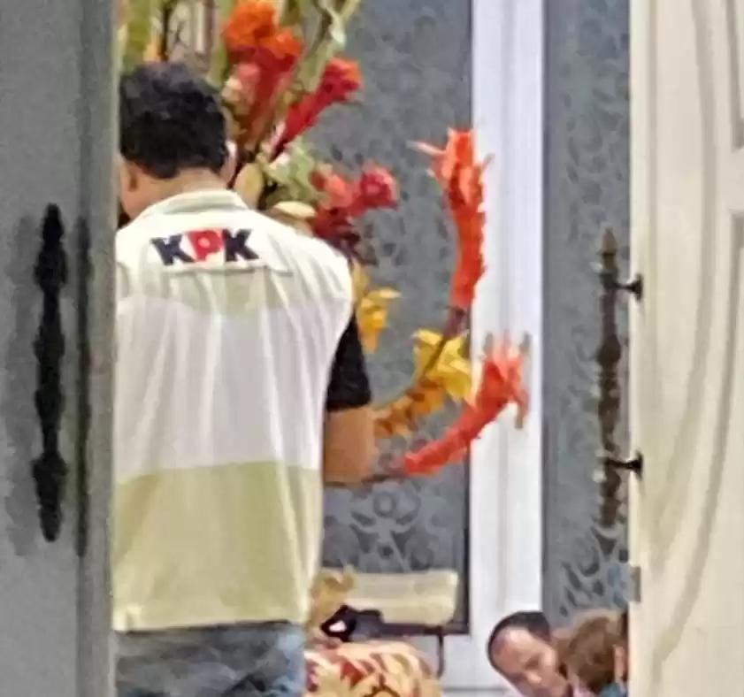 KPK menggeledah rumah pribadi eks Gubernur Kaltim, Awang Faroek Ishak Senin (23/9/2024) malam hingga Selasa (24/9/2024) dini hari Foto: Dok MI)