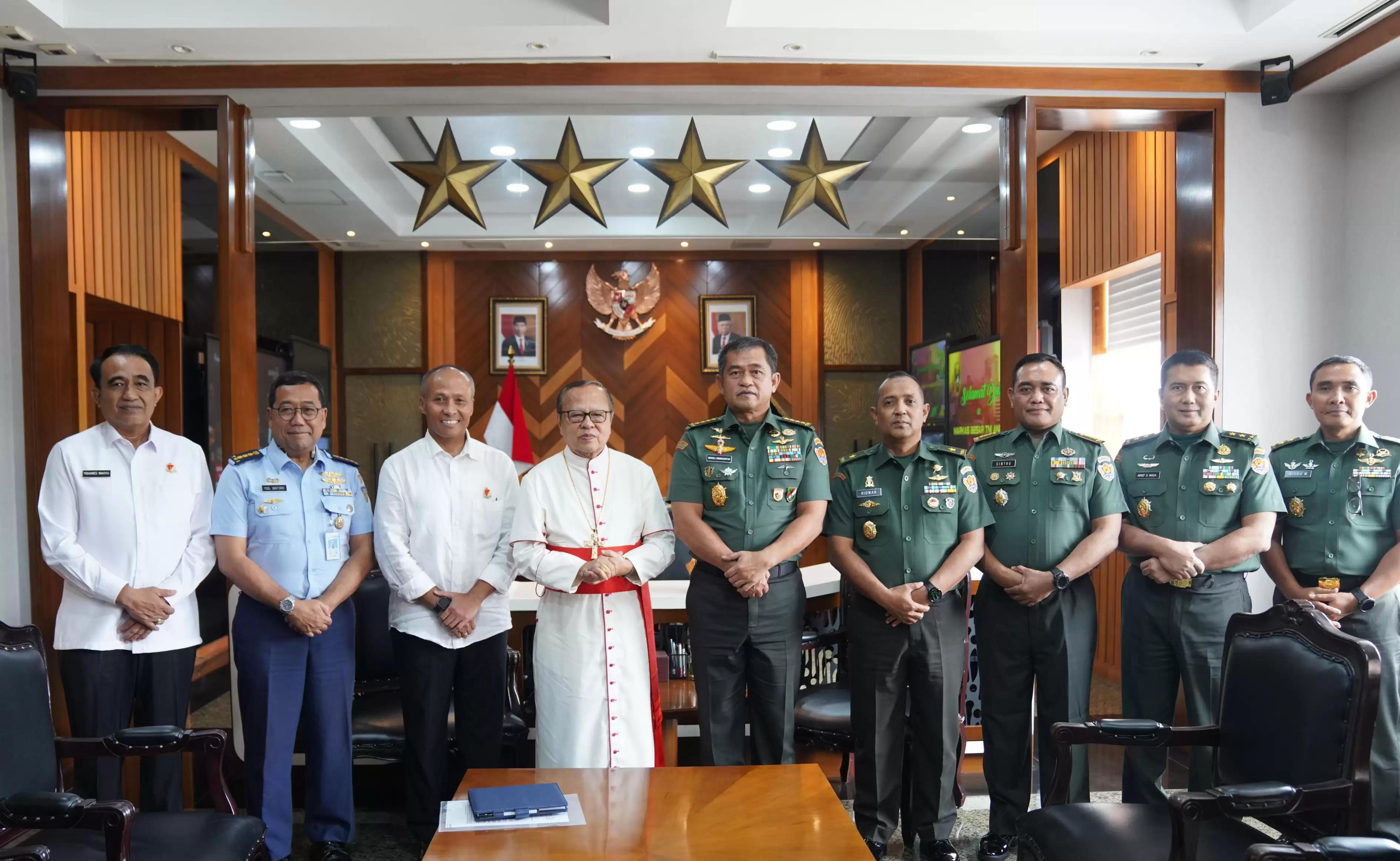 KSAD Jenderal TNI Maruli Simanjuntak Terima Kunjungan Mgr. Ignatius Kardinal Suharyo. (Foto: Dok MI)