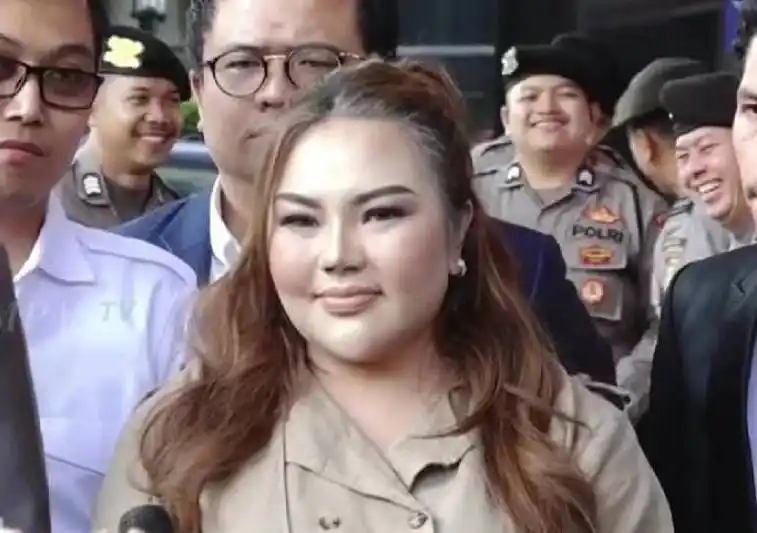 Bareskrim Periksa Tersangka Lisa Mariana Hari Ini Terkait Kasus Ridwan Kamil Bareskrim Periksa Lisa Mariana Hari Ini, Tersangka Kasus Dugaan Pencemaran Nama Baik Ridwan Kamil (Foto: Ist)