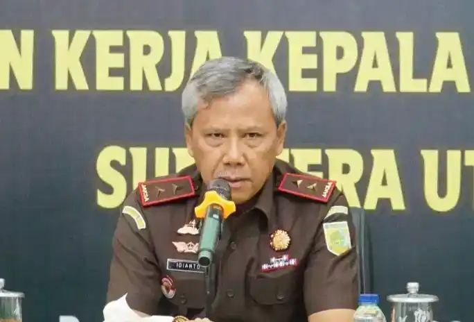KPK Diam-diam Periksa Eks Kajati Sumut Idianto, Diduga Terseret Korupsi PUPR Sumut! Mantan Kajati Sumut Idianto (Foto: Istimewa)