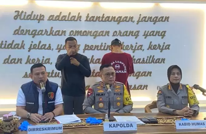Kapolda Lampung Irjen Pol Helmy Santika saat memberikan keterangan di Mapolda Lampung, Minggu, (7/4/2024). (Foto: ANTARA)