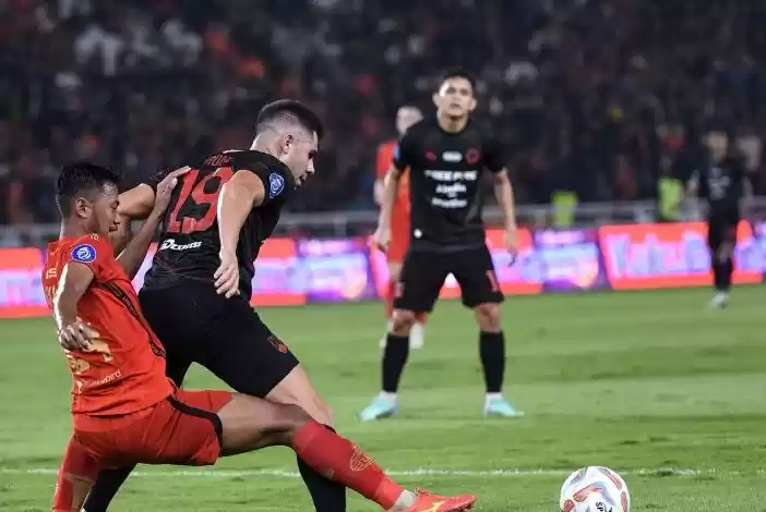 Marco Simic menjadi pencetak gol saat Persija Jakarta menang 1-0 atas tamunya Persis Solo pada pertandingan Liga 1 Indonesia di Stadion Utama Gelora Bung Karno, Jakarta, Rabu (17/4/2024) malam.
