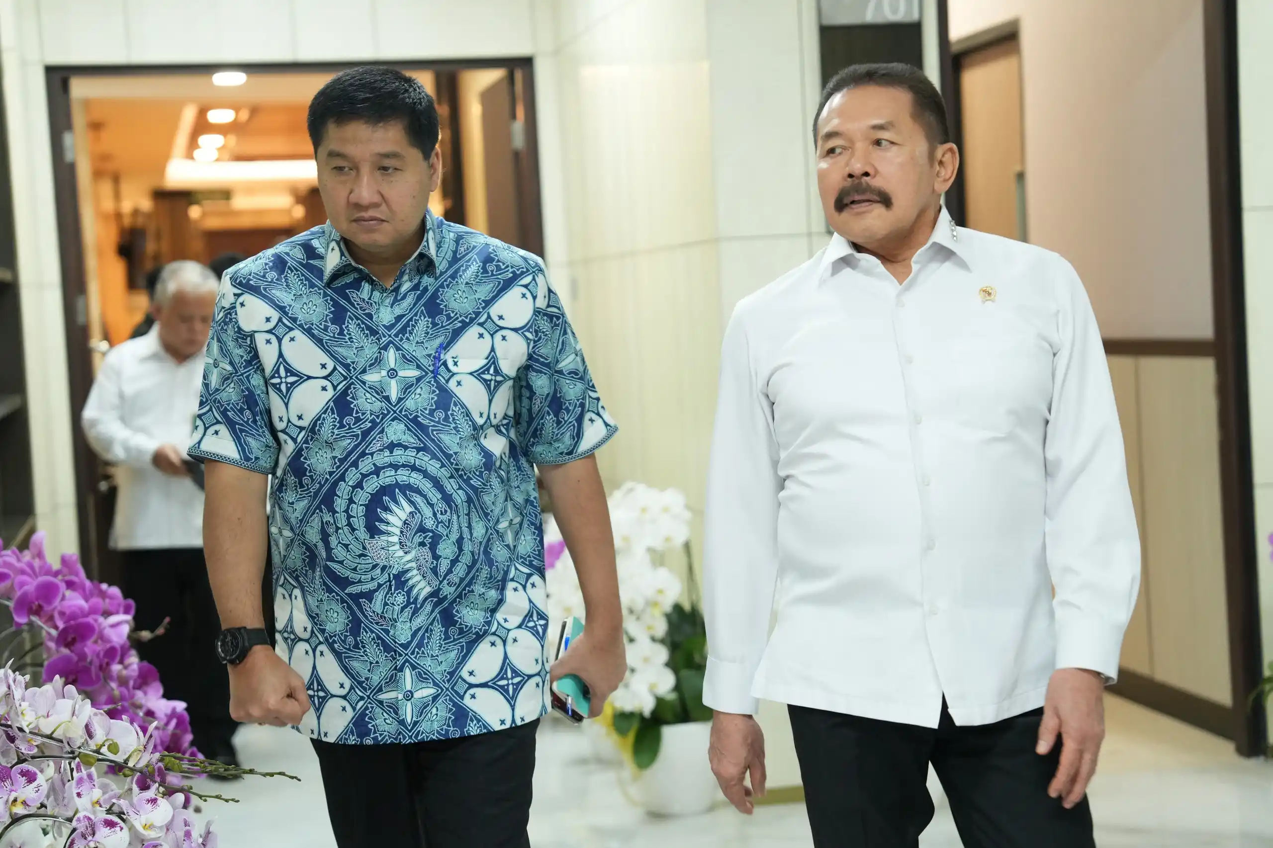 Meteri PKP Maruarar Sirat dan Jaksa Agung ST Burhanuddin (Foto: Dok MI)
