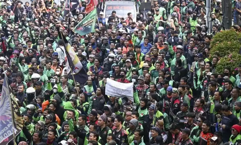 Sejumlah Pengemudi Ojek Online (Ojol) Menggelar Aksi Unjuk Rasa (Foto: Ist)