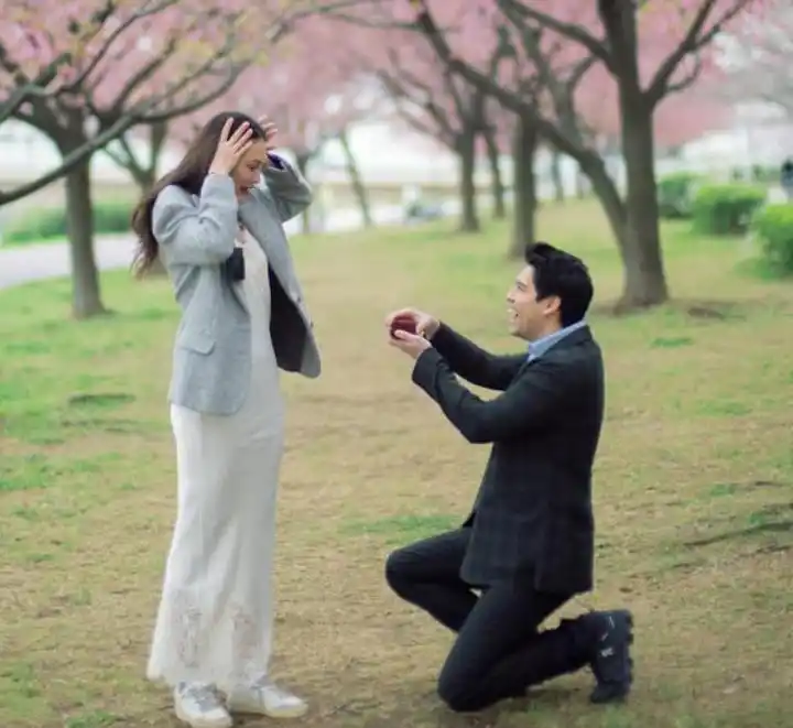 Maxime Bouttier dan Luna Maya Momen Maxime Bouttier Melamar Luna Maya (Foto: Instagram)