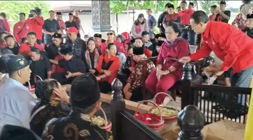 Megawati Soekarnoputri bersama keluarga dan Kader di MBK (Foto: Dok MI/JK)