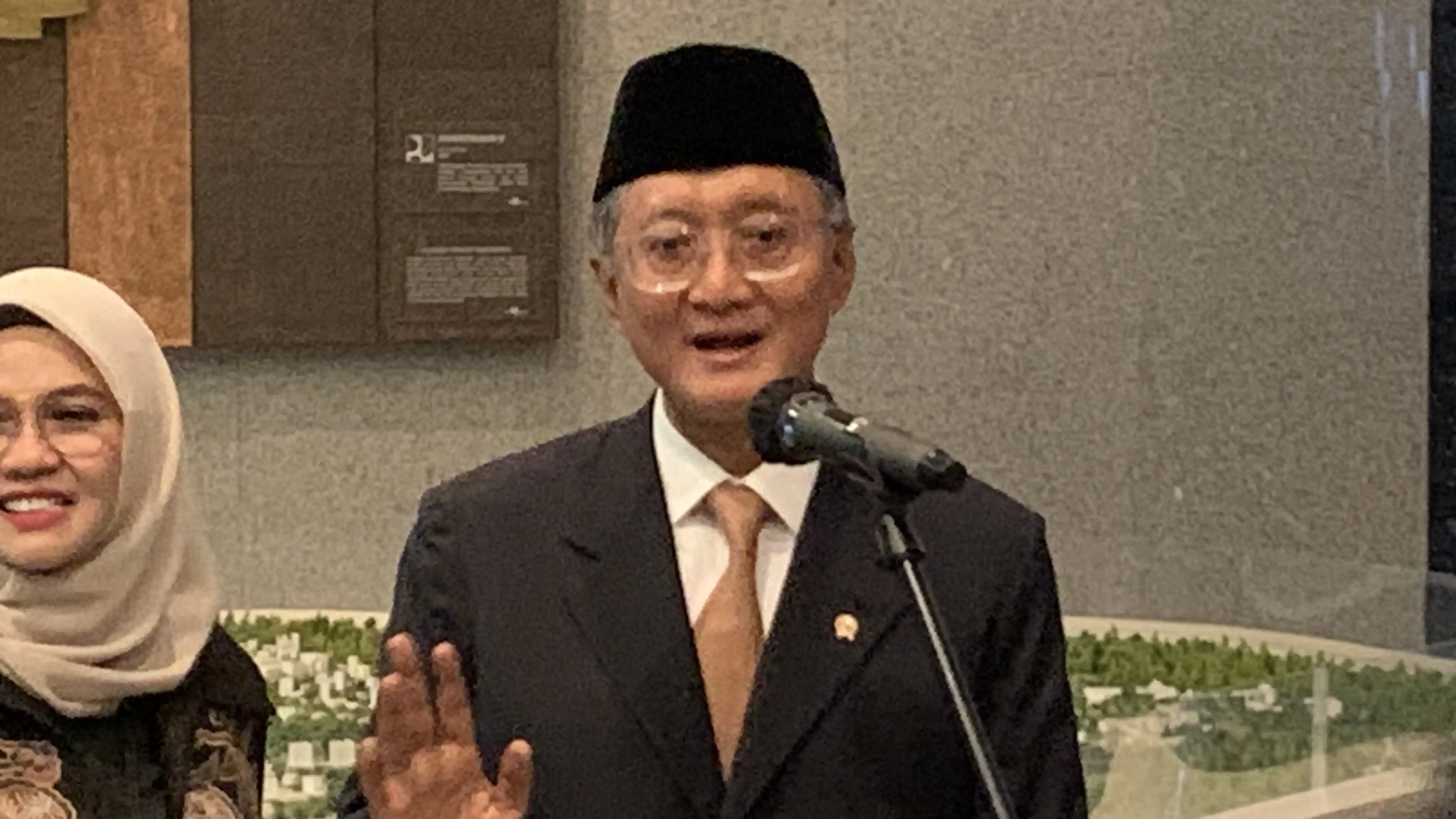 Menteri Pekerjaan Umum, Dody Hanggodo memberikan keterangan pers usai melantik 524 pejabat eselon II dan III di lingkungan Kementerian PU (foto: Zul Sikumbang)