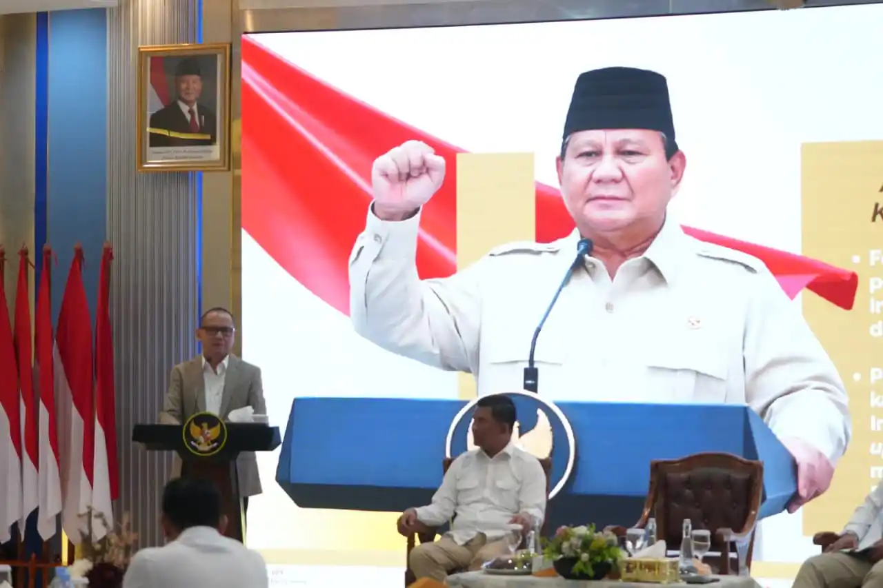 Menteri Mukhtarudin saat memberikan pengarahan kepada para Kepala BP3MI. (Dok. MI)