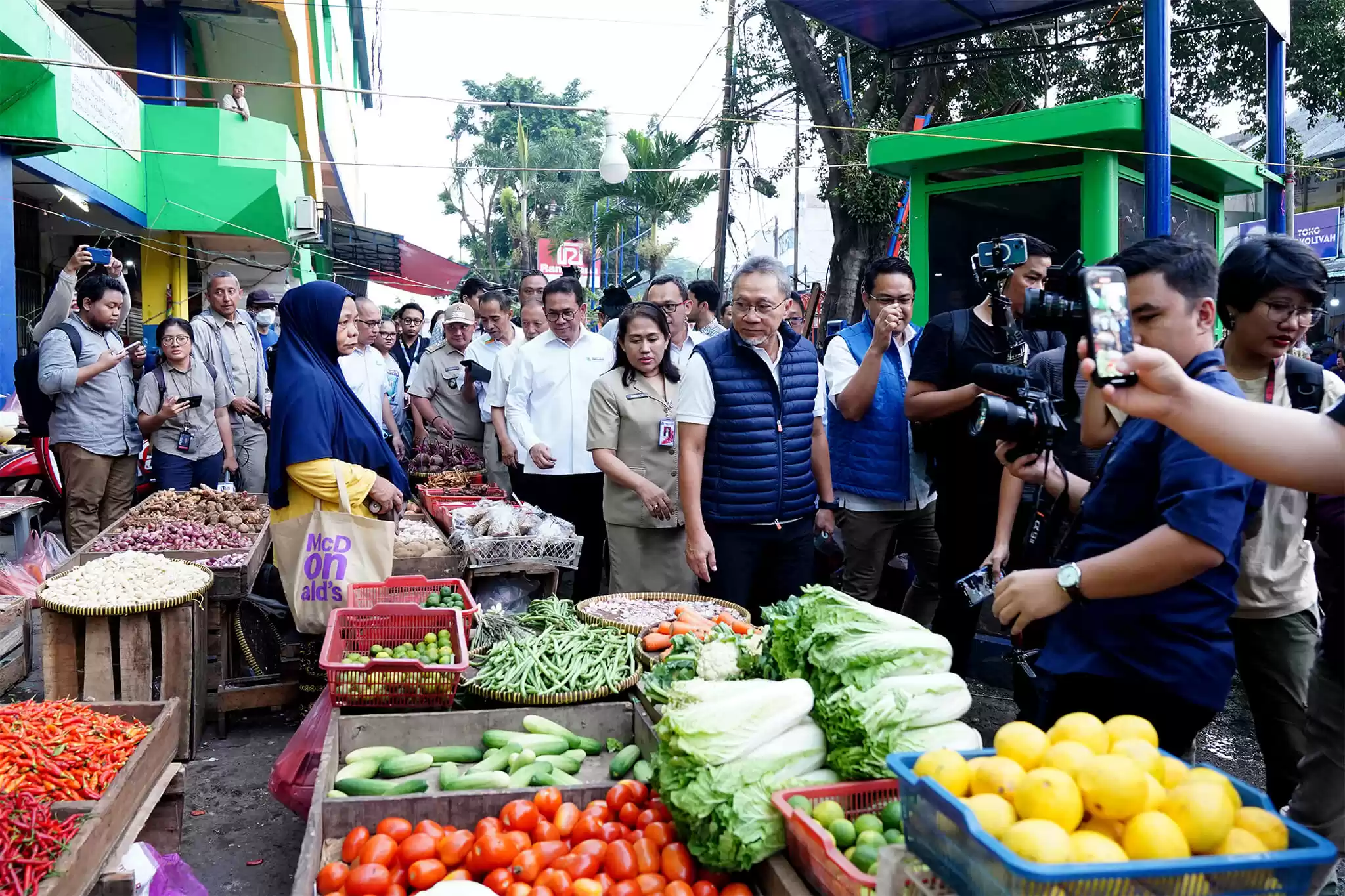 Menteri Perdagangan, Zulkifli Hasan saat meninjau Pasar Palmerah, Jakarta (Foto: Humas Kemendag)