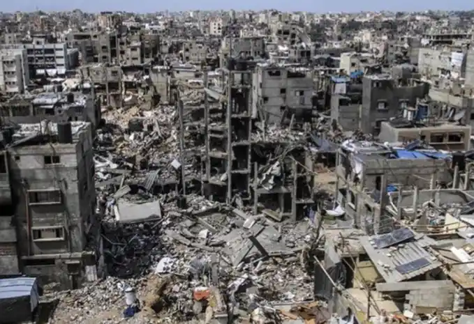 Korban tewas akibat serangan udara Israel di kota Beit Lahia, Gaza utara, telah meningkat menjadi 87 orang, Minggu (20/10/2024). [Foto: Antara]