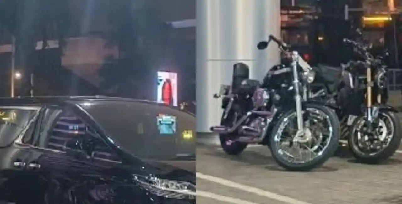 Kejaksaan Agung (Kejagung) menyita satu mobil Toyota Alphard hitam dan dua motor gede atau moge diduga milik mantan Dirjen Pajak Kementerian Keuangan (Kemenkeu) Ken Dwijugiasteadi.