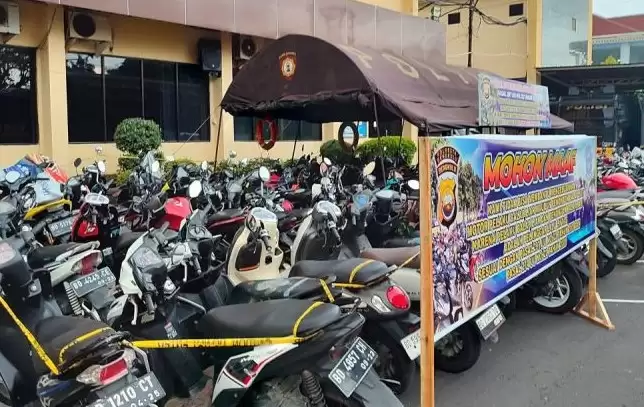 Sebanyak 129 kendaraan sepeda motor yang disita di Mapolresta Bengkulu akibat aksi balap liar. (Foto: ANTARA)